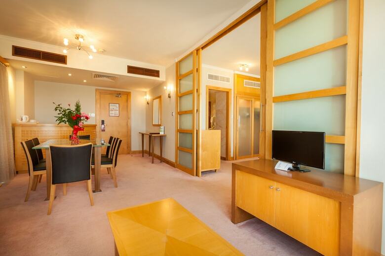 Crown Resorts Horizon Hotel