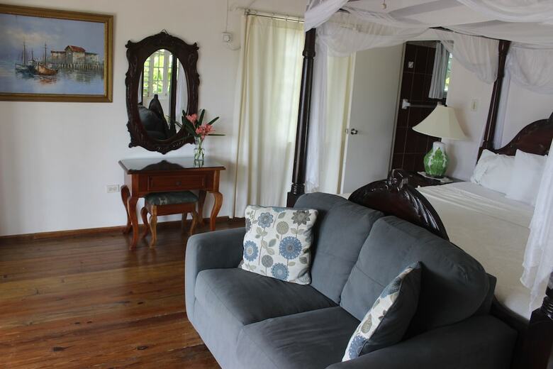 Hotel Rio Vista Resort