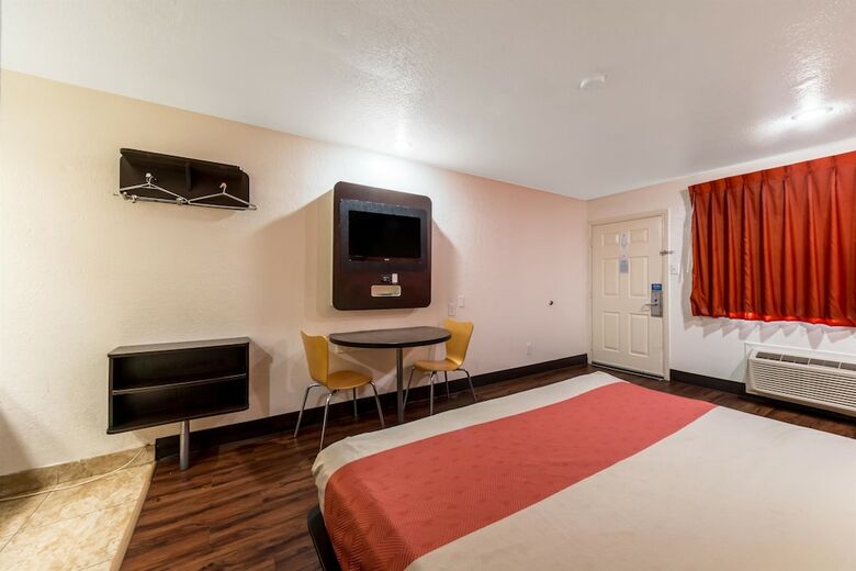 Motel 6 San Antonio, Tx - Splashtown