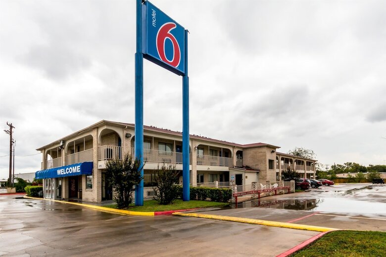 Motel 6 San Antonio, Tx - Splashtown