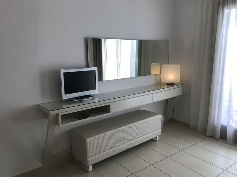 Aparthotel Lithos By Spyros & Flora