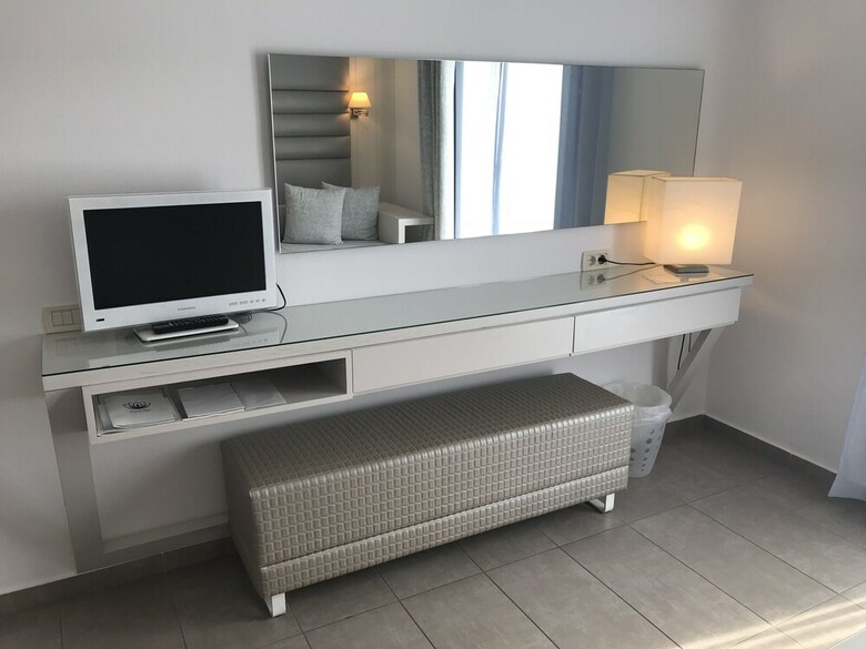 Aparthotel Lithos By Spyros & Flora