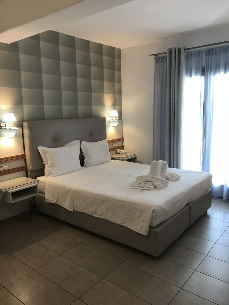 Aparthotel Lithos By Spyros & Flora