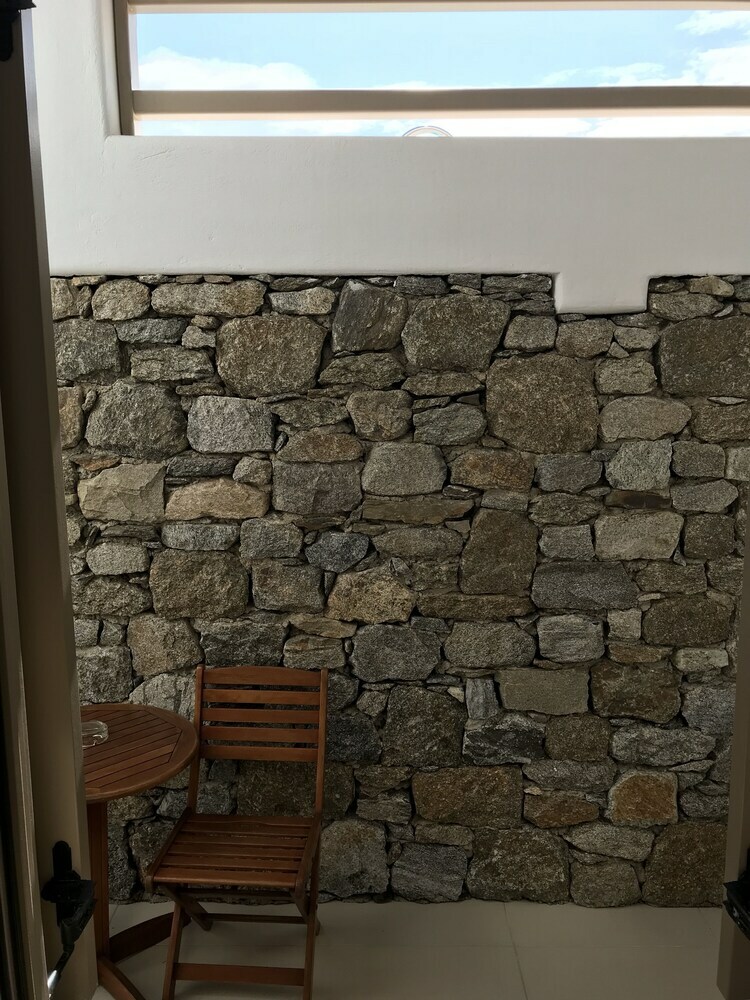 Aparthotel Lithos By Spyros & Flora