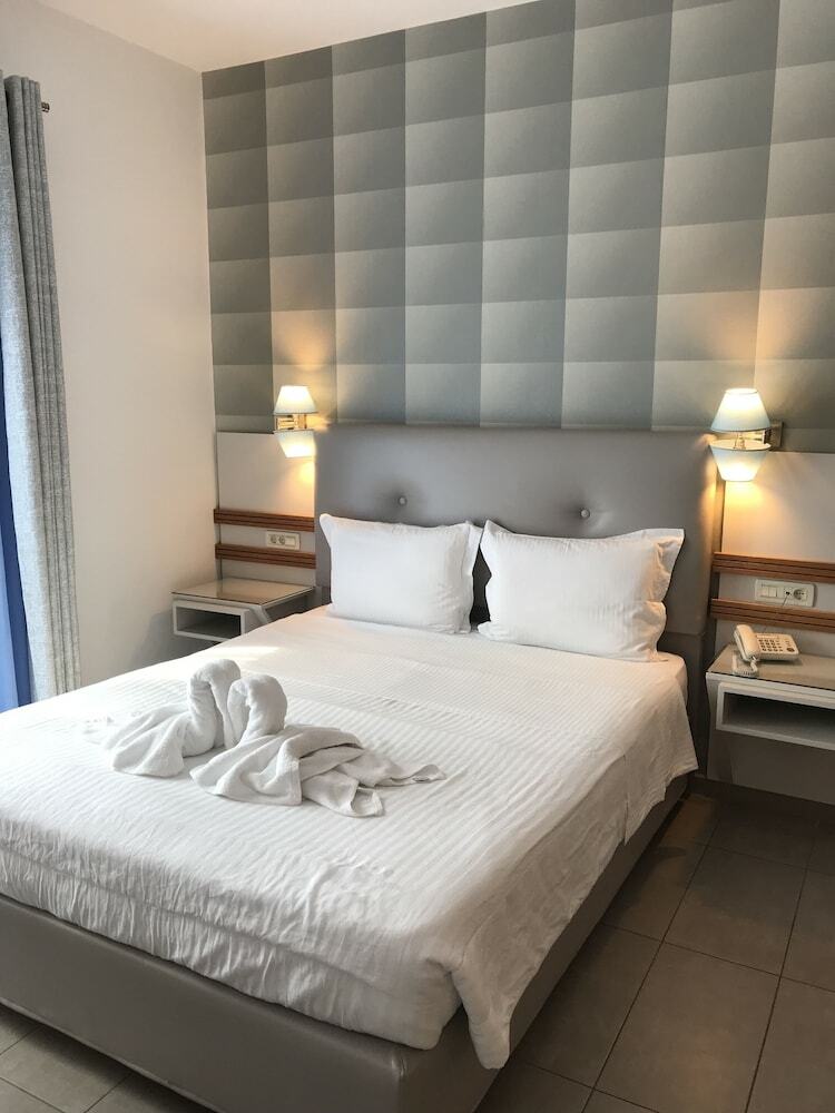 Aparthotel Lithos By Spyros & Flora
