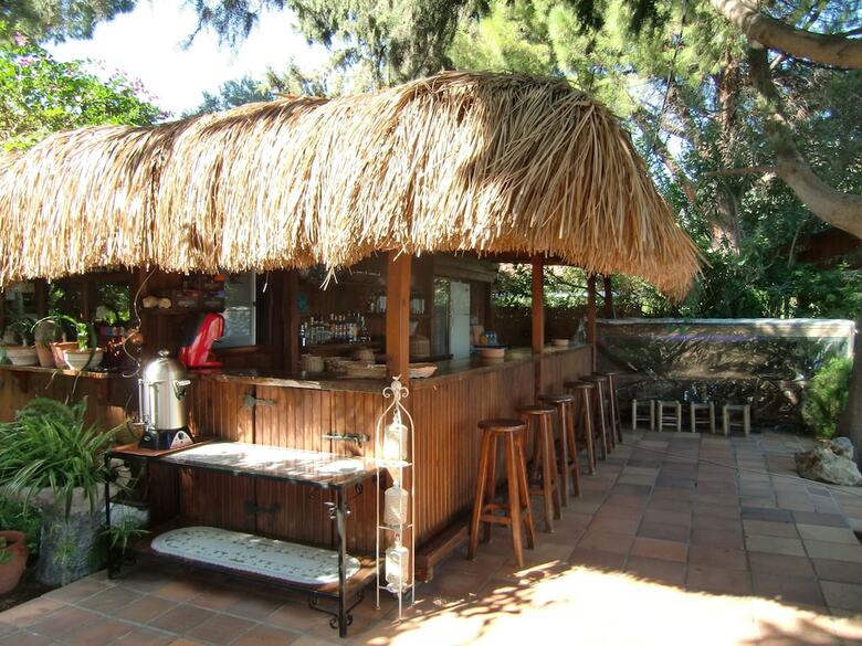 Happy Caretta Hotel
