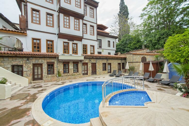 Argos Hotel