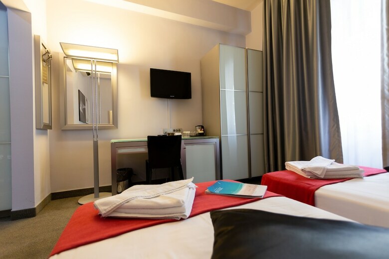 Central Hotel By Zeus International