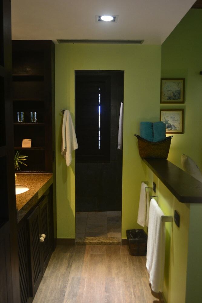 Lara Hotel