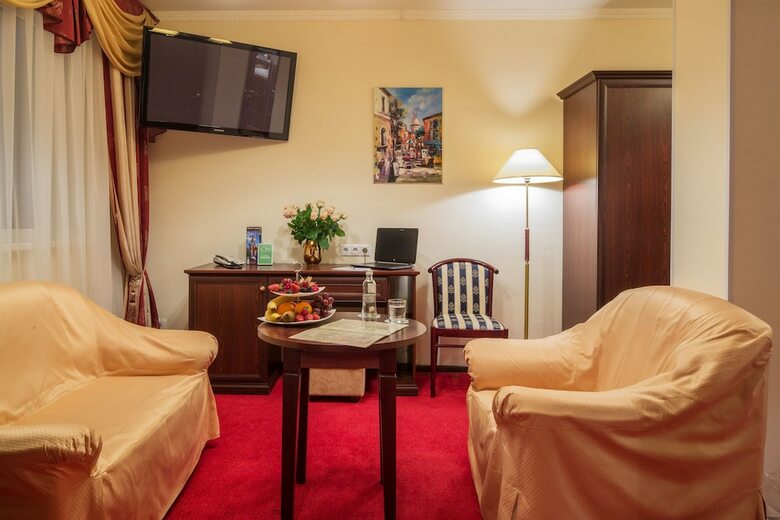 Hotel Salut
