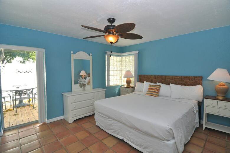 Lido Islander Inn