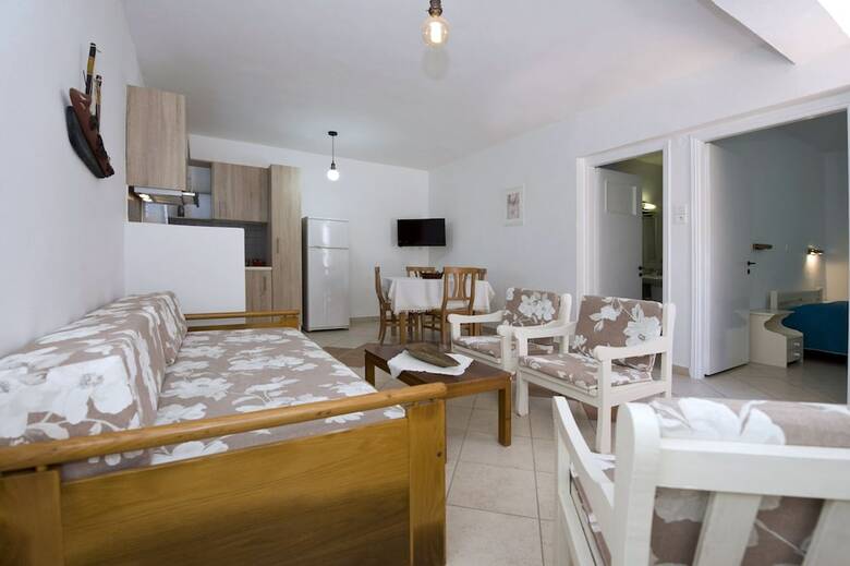Tsakanos Apartments