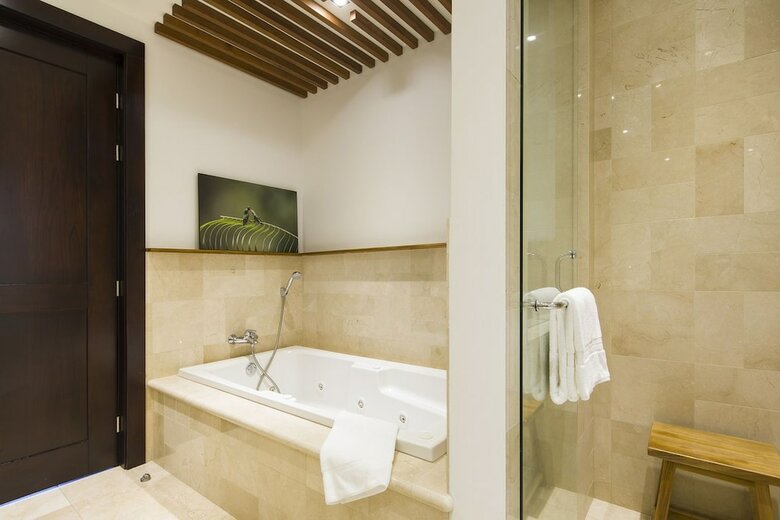 Papagayo Luxury