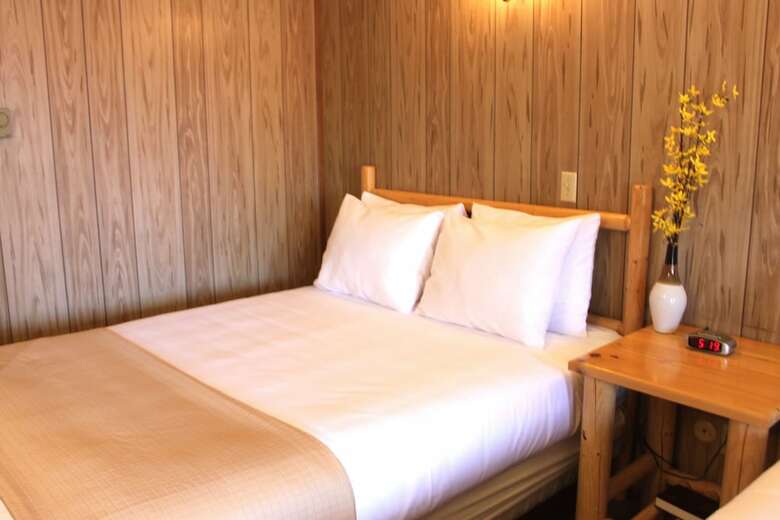 Hotel The Rustic Inn