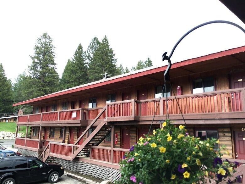 Hotel The Rustic Inn