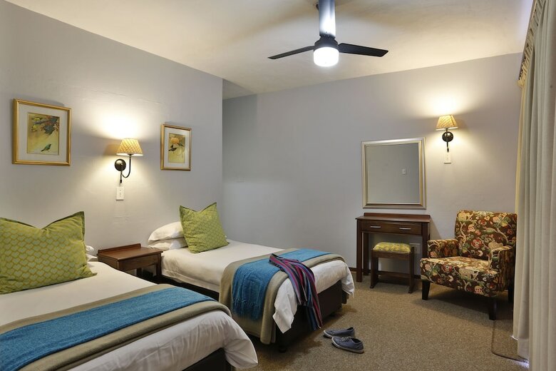 Hotel The Cavern