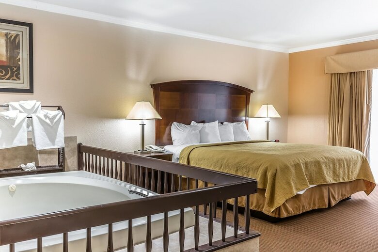 Hotel Quality Inn Near Hearst Castle