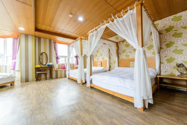 Hotel Owl Castle Bed And Breakfast