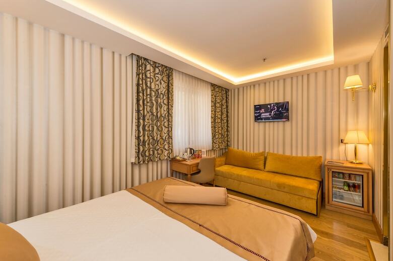 Aprilis Gold Hotel