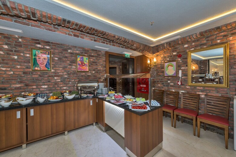 Aprilis Gold Hotel