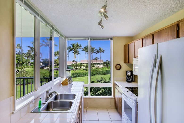 Oceanfront Realty - The Cliffs At Princeville