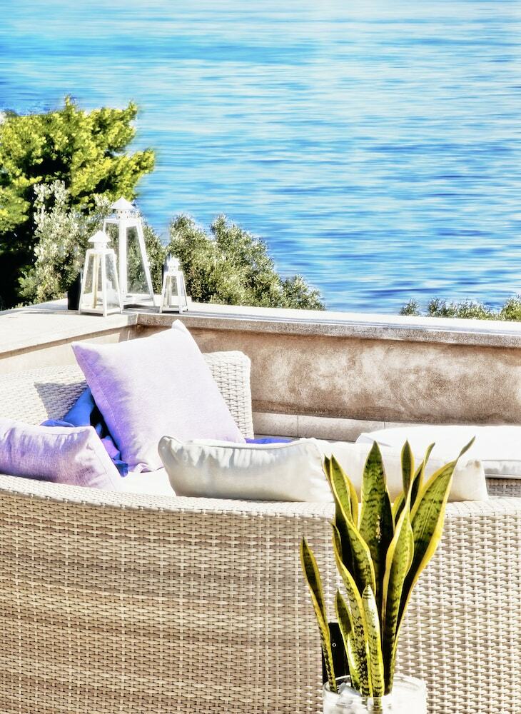 Villa Golden King