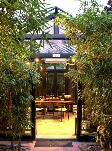 Duge Boutique Hotel