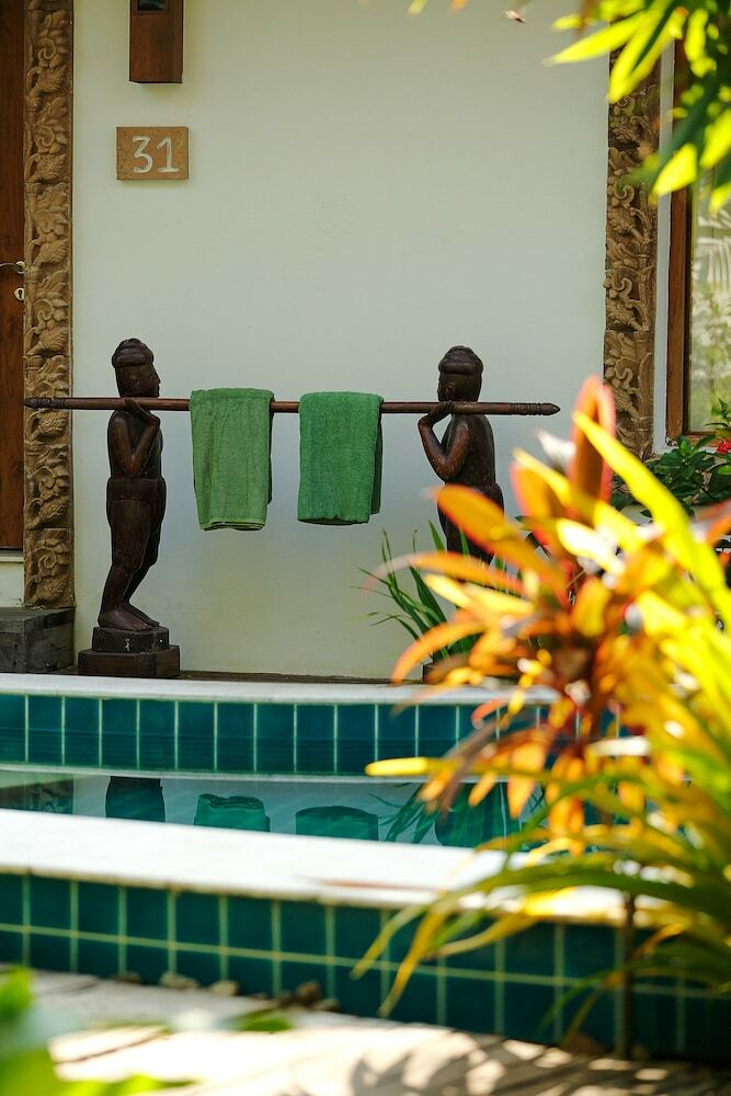 Ngapalii Bay Villas & Spa