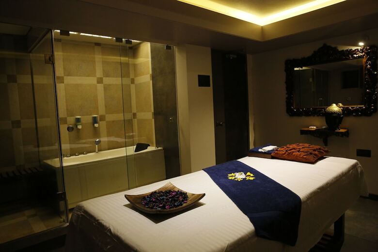 Hotel Abhishek Beach Resort & Spa