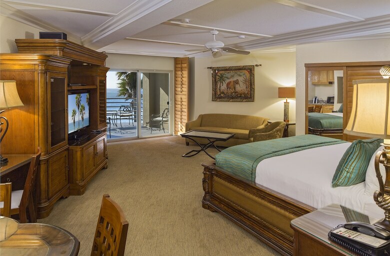 Pacific Terrace Hotel