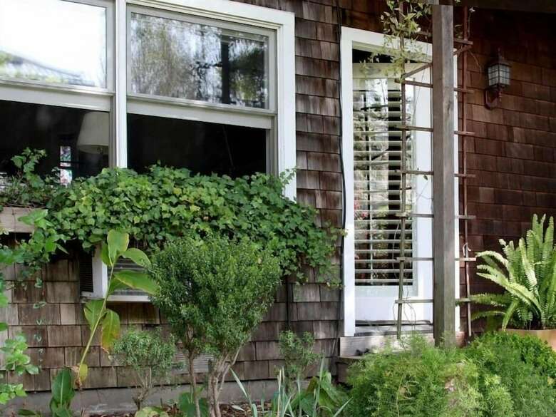 Beazley House Bed And Breakfast Inn