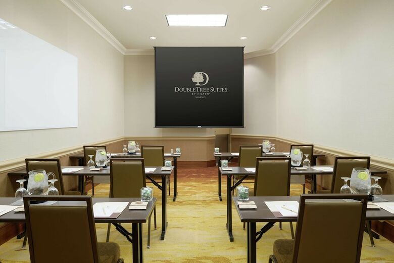 Hotel Doubletree Suites By Hilton Phoenix