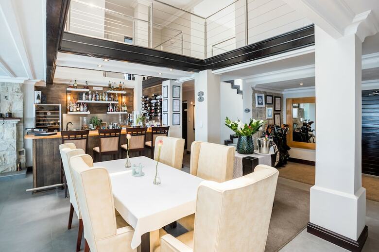 Hotel Head Over Hills Luxury Retreat