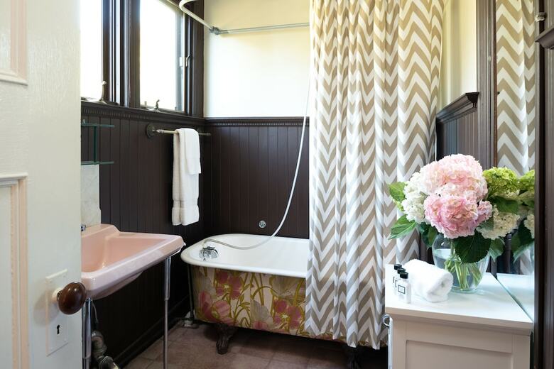 Bed & Breakfast Manor House Inn