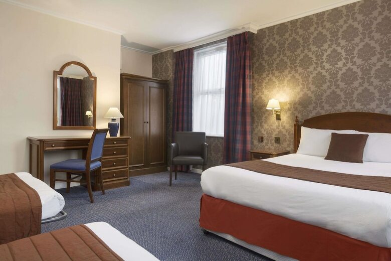 Hotel Ramada By Wyndham Crawley Gatwick
