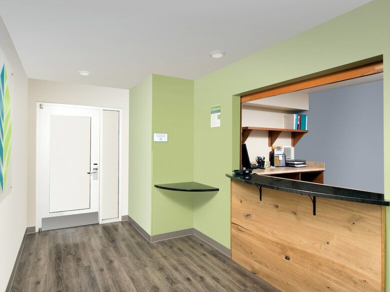 Hotel Woodspring Suites Wichita South