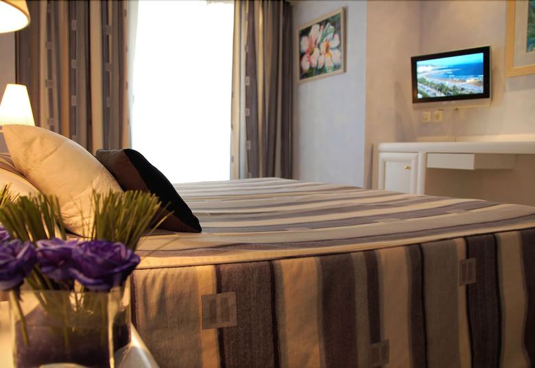 Aparthotel Mediterr�neo Sitges