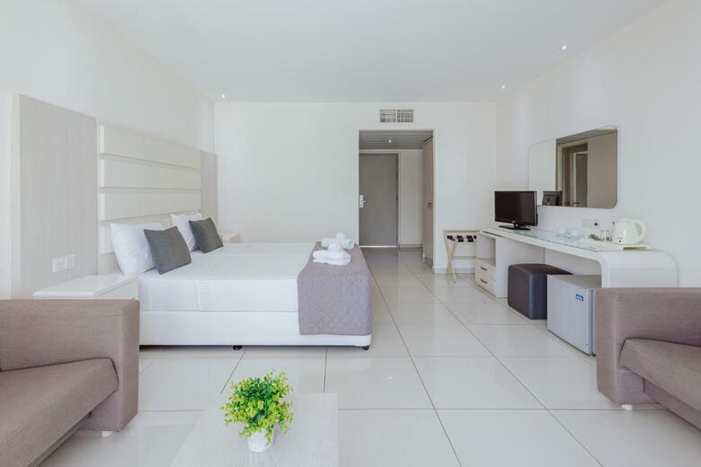 Hotel Tasia Maris Oasis