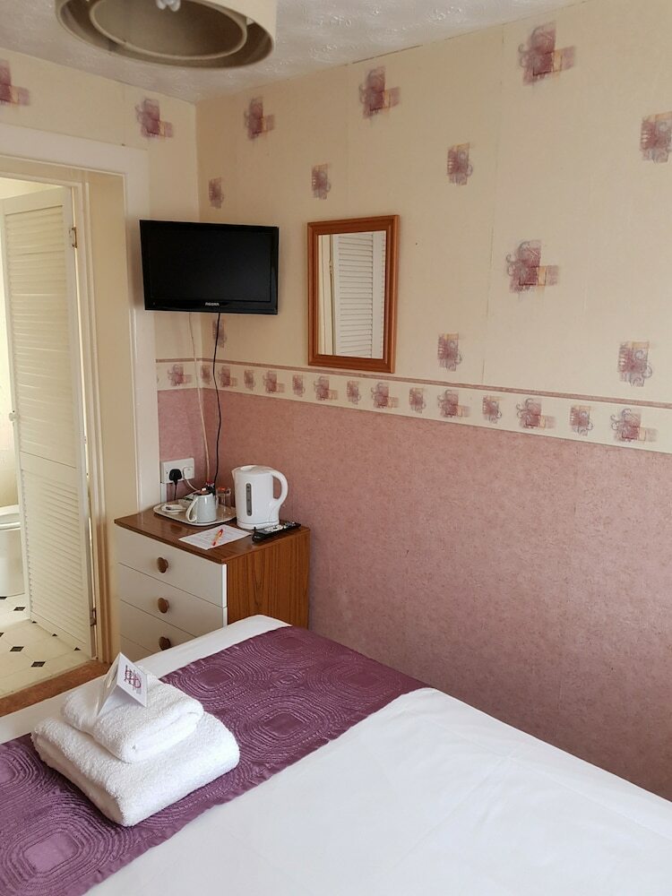 Hotel Tusker Lodge