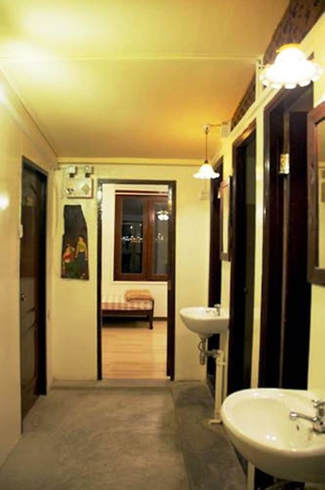 Hostal Yha Bangkok Airport - Hostel