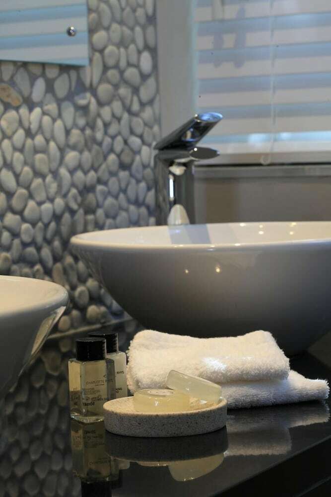 Hotel Periwinkle Guest Lodge