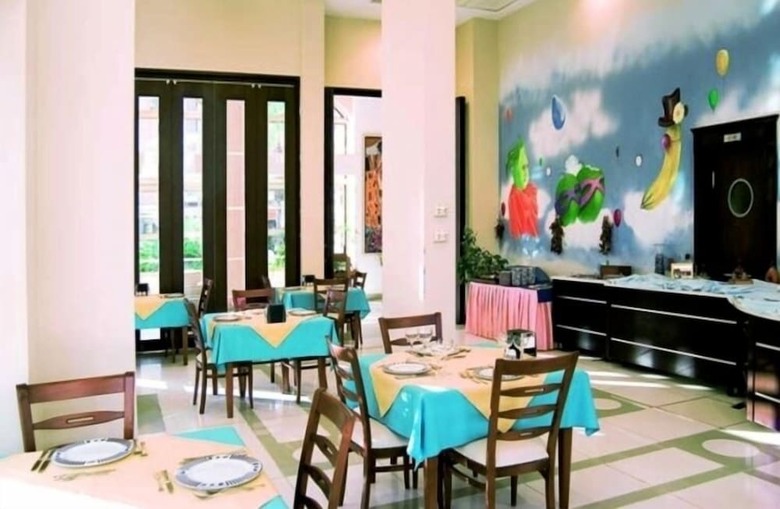 Almena Hotel