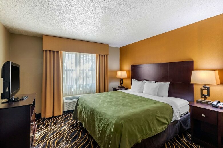 Hotel Quality Suites Addison-dallas
