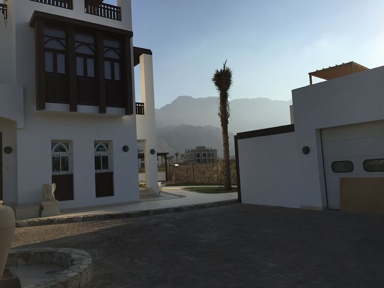 Le Sifah Resort Apartments