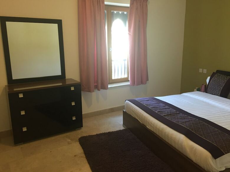 Le Sifah Resort Apartments