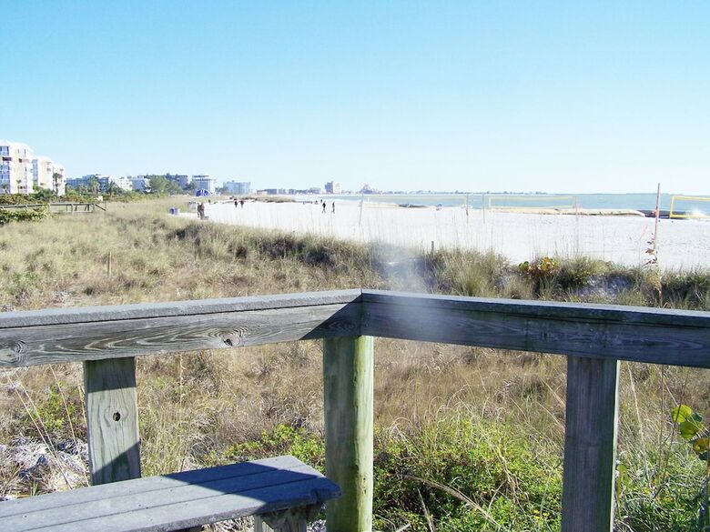 Hotel Gulf Winds Beach Resort