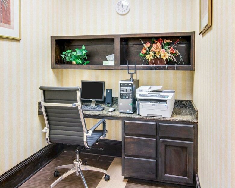 Hotel Comfort Inn & Suites