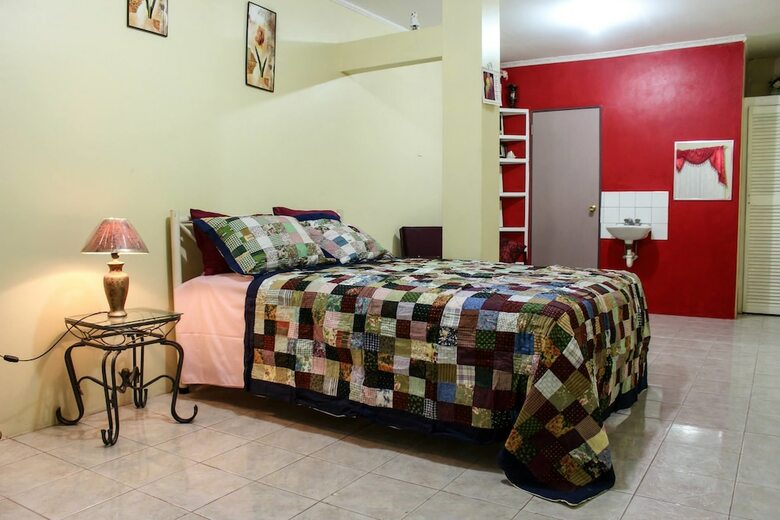 Hotel La Mamre Guest House