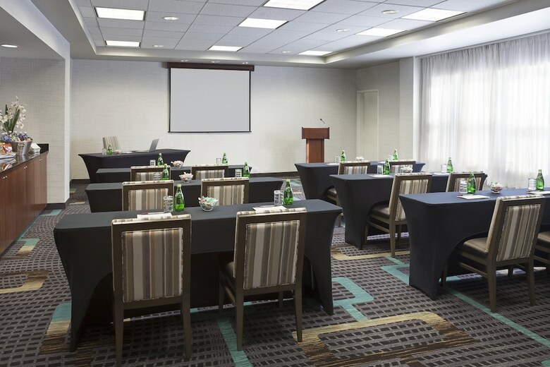 Hotel Residence Inn By Marriott Toronto Airport