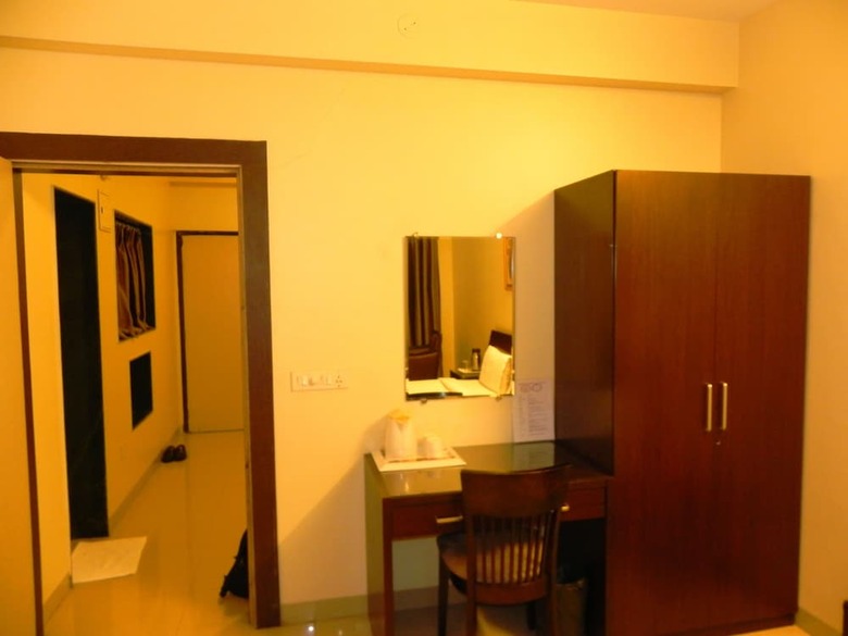 Hotel Reeva Suites